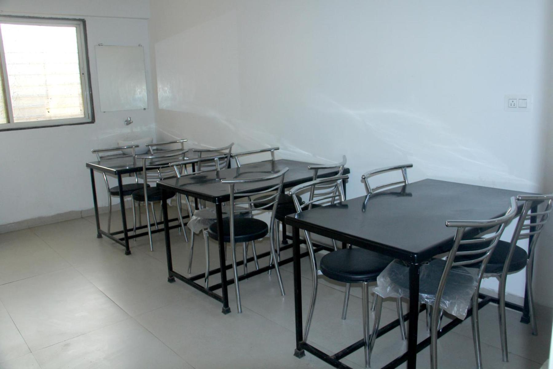Hotel Ambai Executive Tuljapur Zewnętrze zdjęcie