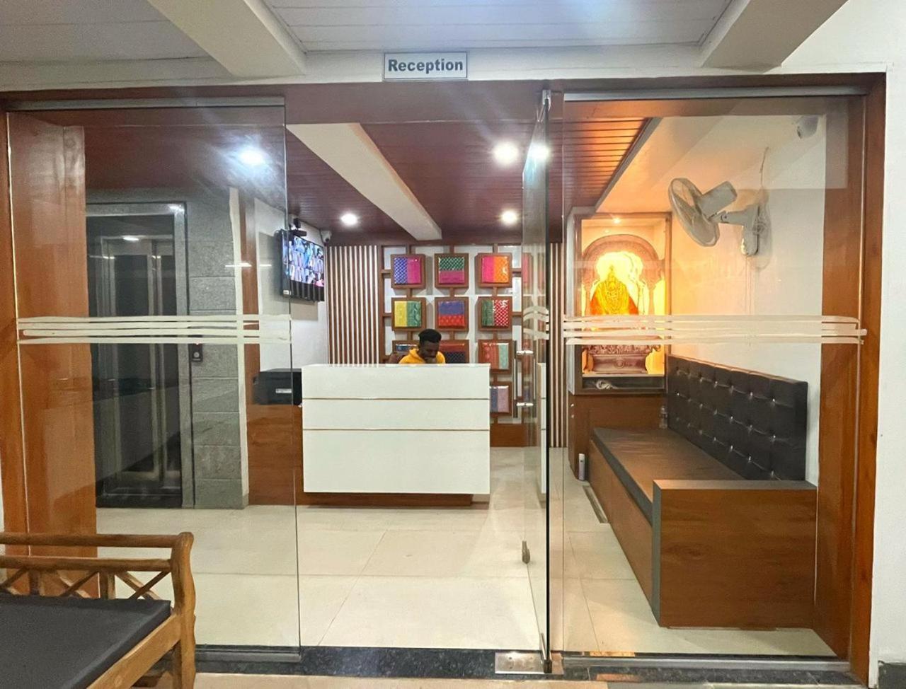 Hotel Ambai Executive Tuljapur Zewnętrze zdjęcie